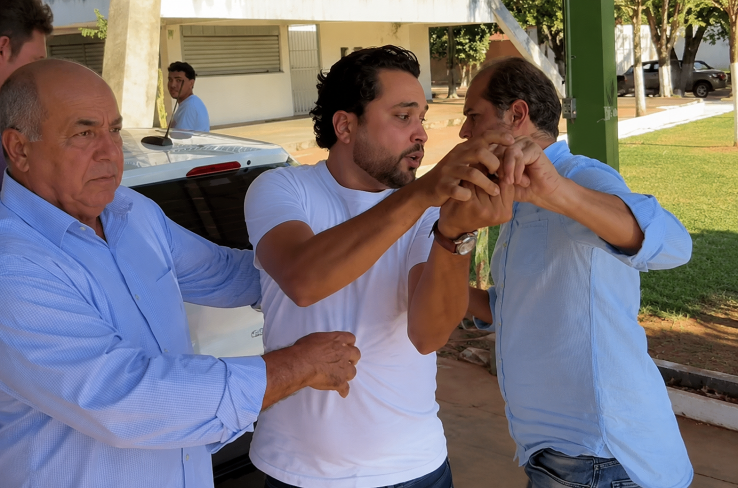 Confusão em Nova Glória: vereador denuncia agressão durante visita de Marconi Perillo à Câmara