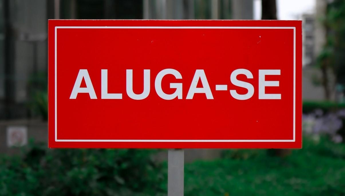 Em tempos de juros altos, especialista explica se vale mais a pena comprar um imóvel ou alugar