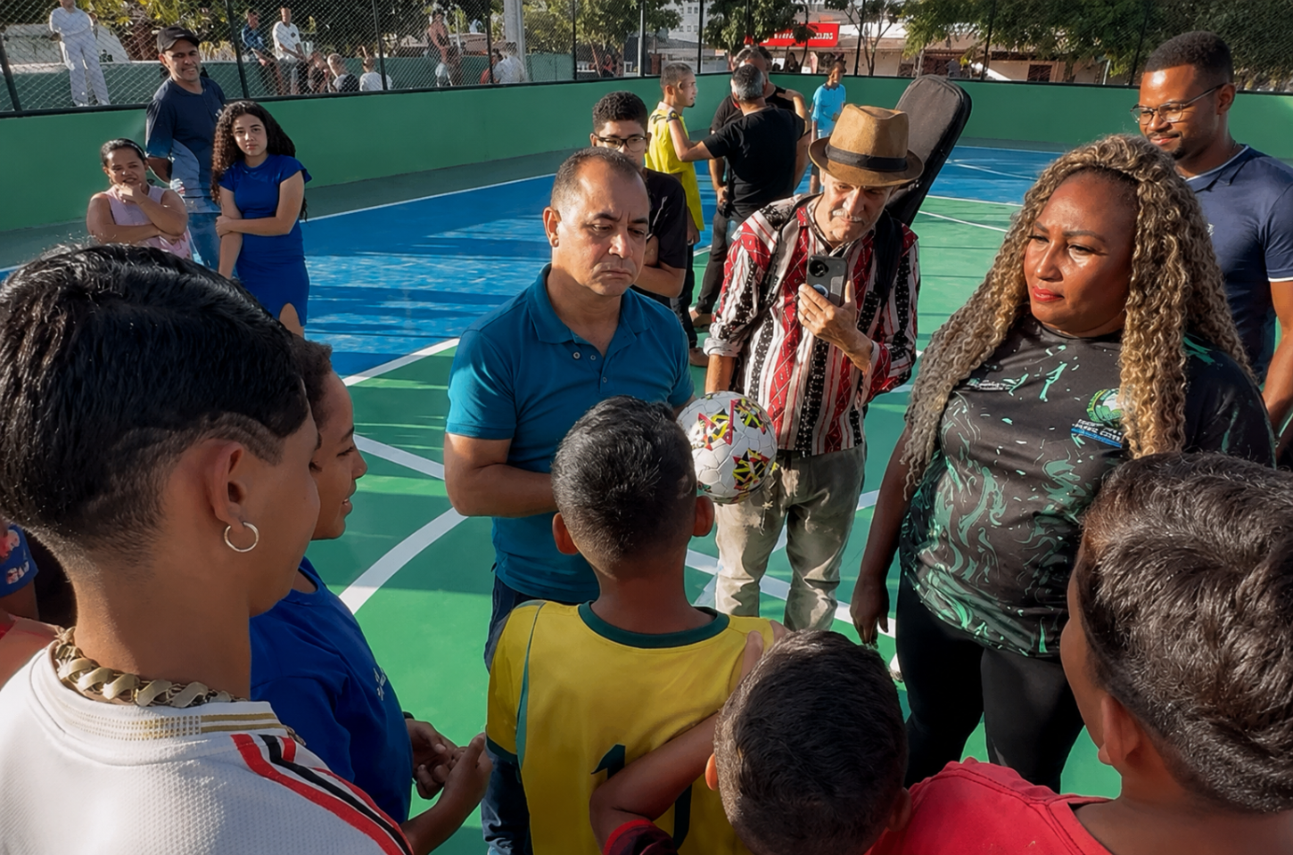Novo Gama avança no esporte e no lazer com nova praça e quadra poliesportiva no Lunabel III