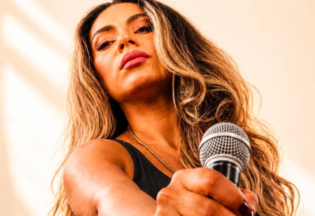 Ex-The Voice, Thailla Lima leva sertanejo ao Shopping Estação Goiânia, neste sábado