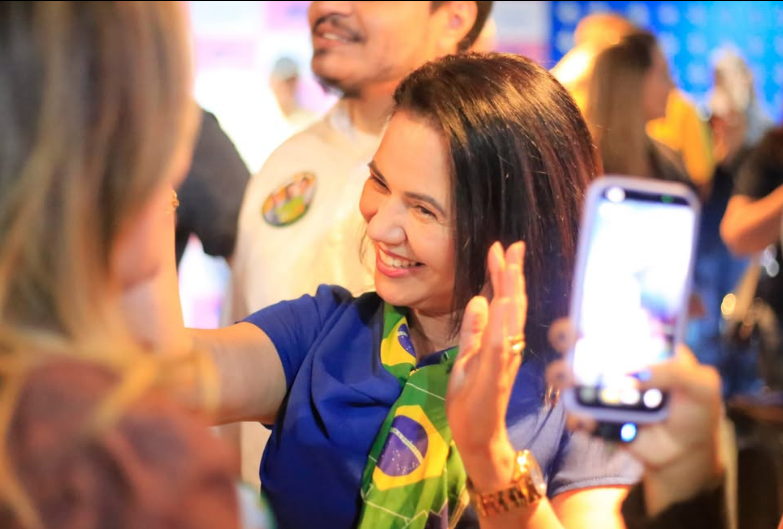 Maria Yvelônia é oficializada candidata a deputada federal e inicia campanha rumo à Câmara Federal