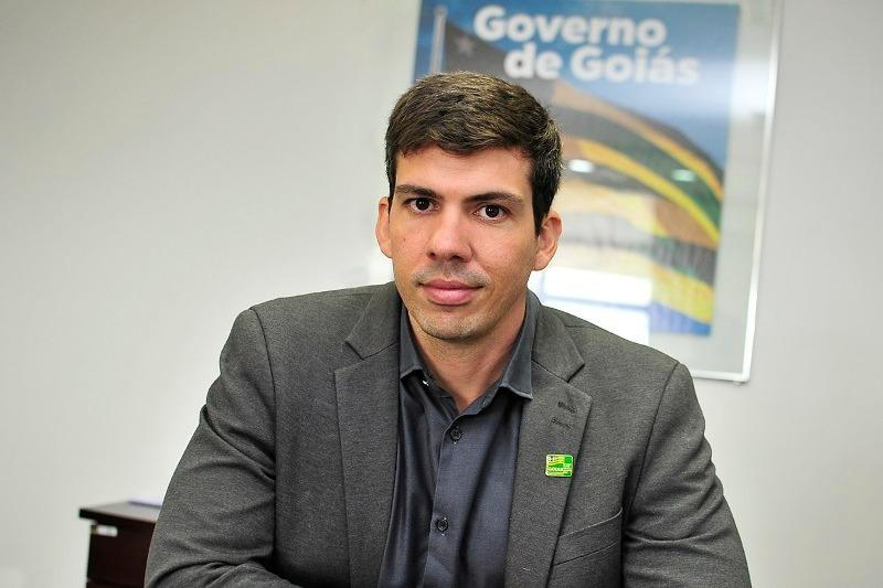 Pedro Sales desiste de candidatura a deputado federal e anuncia retorno a Brasília