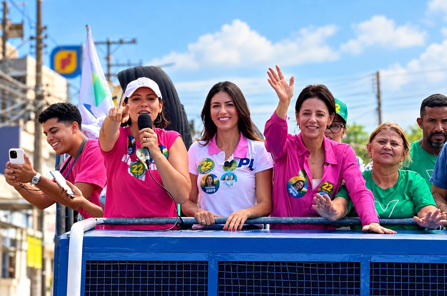 Michelle Bolsonaro faz carreata em Valparaíso de Goiás com Ana Paula Rezende e pede votos para Wilder Morais (PL)