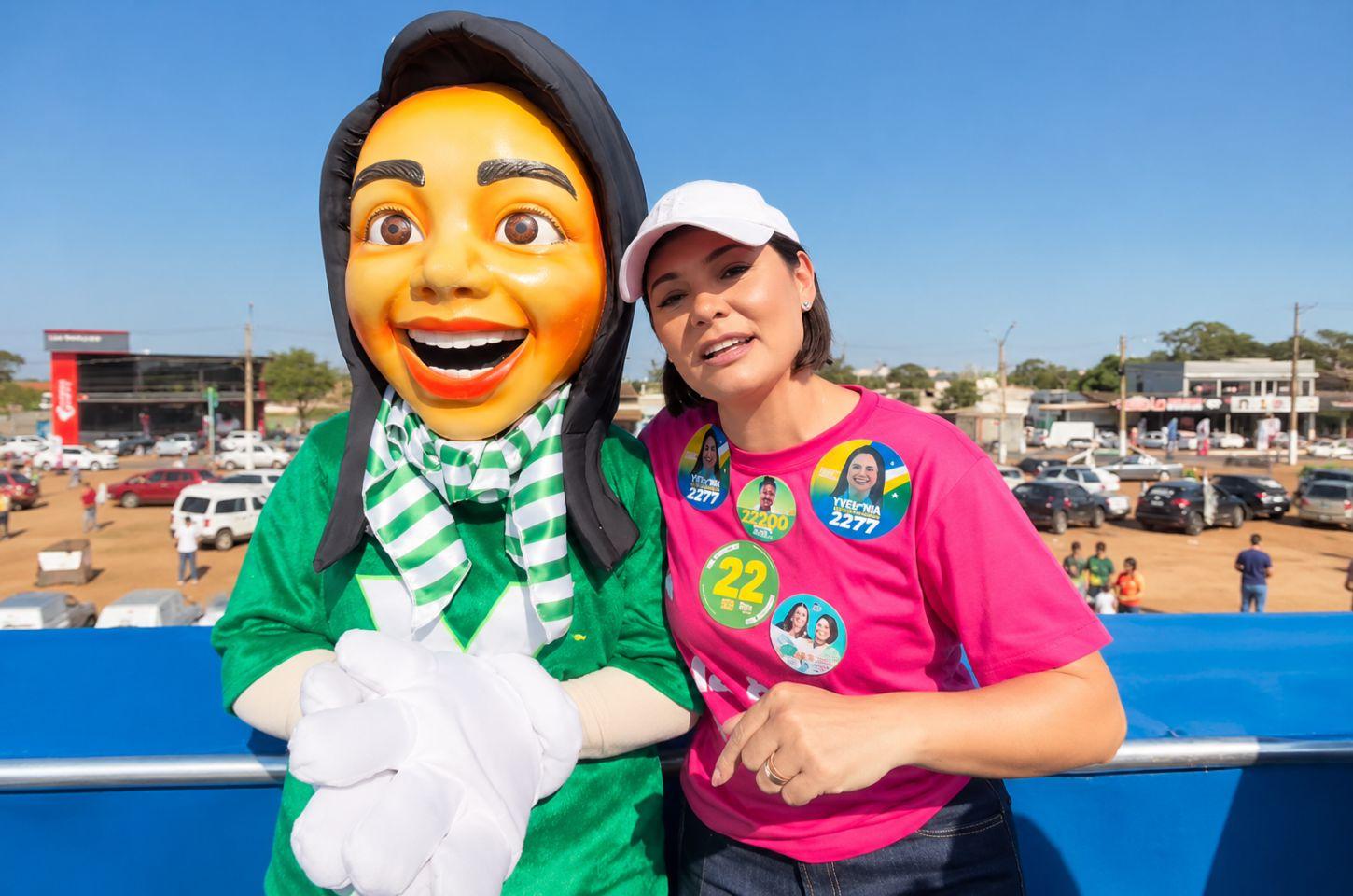 Michelle Bolsonaro participa de carreata em apoio a Maria Yvelônia em Valparaíso