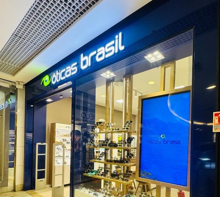 Óticas Brasil contrata novos colaboradores