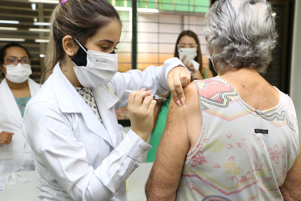 Prefeitura realiza Dia D da Pessoa Idosa com atendimento clínico, vacinação e avaliação multidimensional