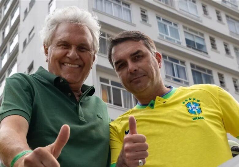 Caiado deve declarar apoio a Flávio Bolsonaro nesta terça-feira, em Goiânia