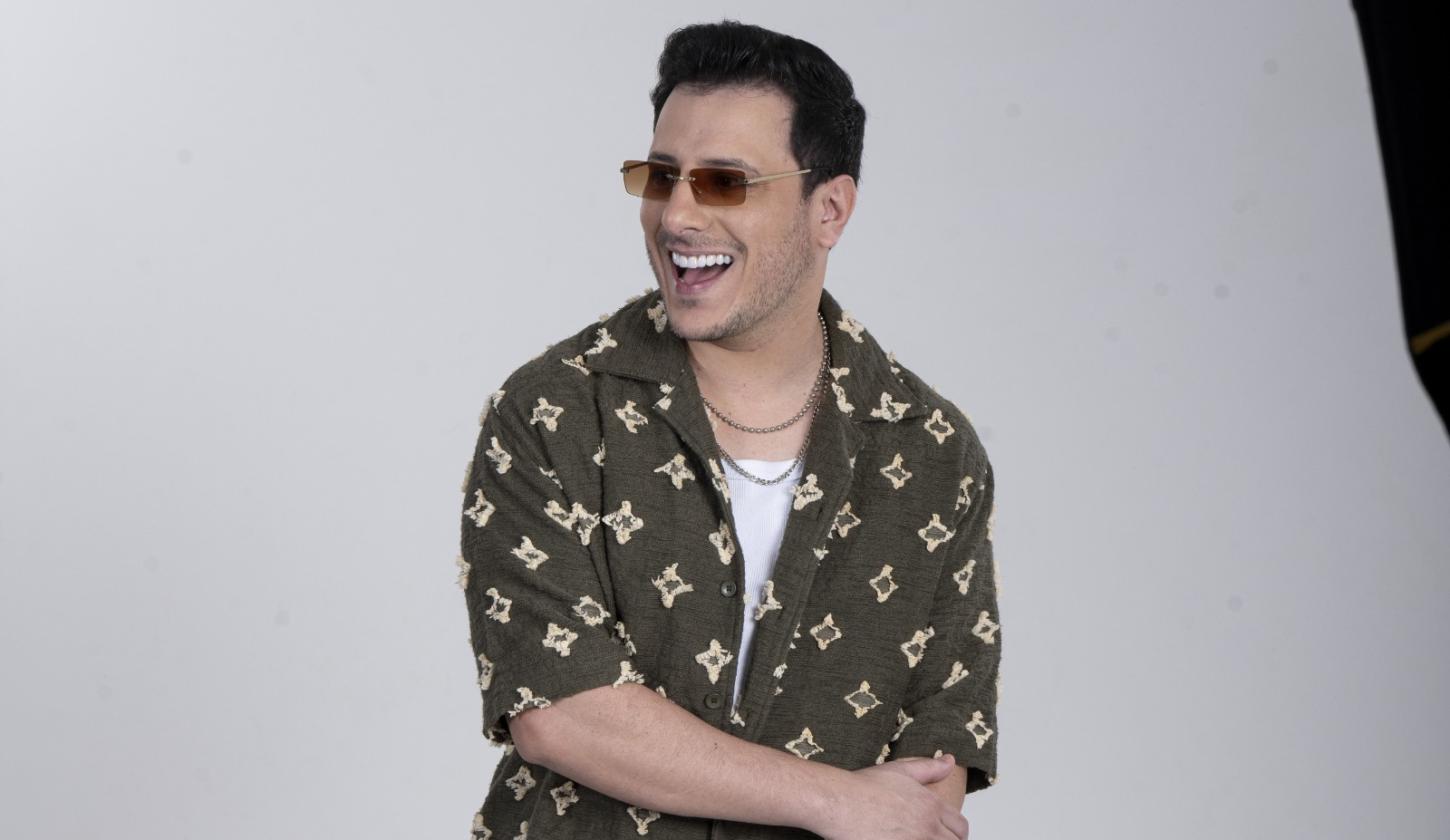 Caio Martins percorre diferentes gerações do sertanejo no happy hour do Shopping Estação Goiânia