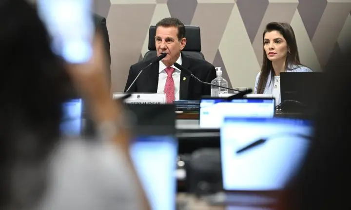 6×1: Centrão e oposição querem aproveitar falta de decisão para mudar CLT