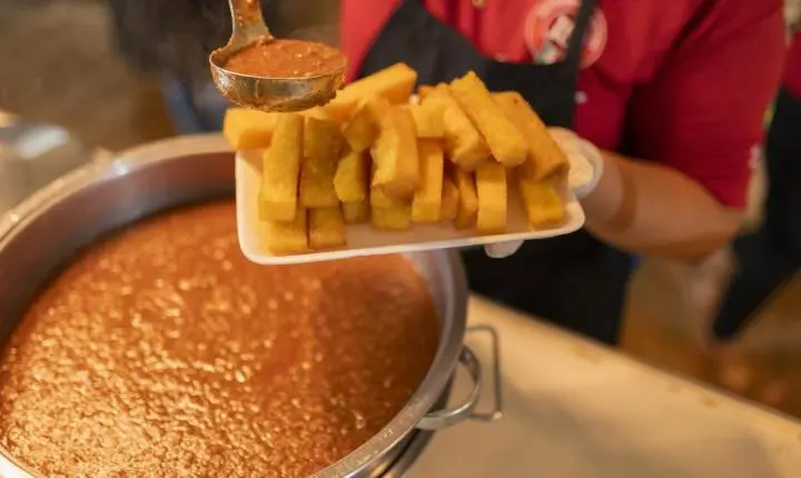 A um mês da festa, cidade já se movimenta nos preparativos