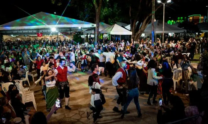 A um mês da festa, cidade já se movimenta nos preparativos