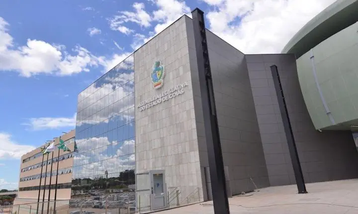 Alego bate novo recorde e chega a quase 6 mil cargos comissionados em Goiás