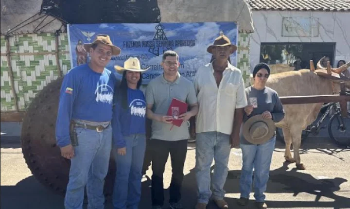 Carreiros de Nazário mantêm tradição centenária e seguem em romaria rumo à Festa do Divino Pai Eterno em Trindade