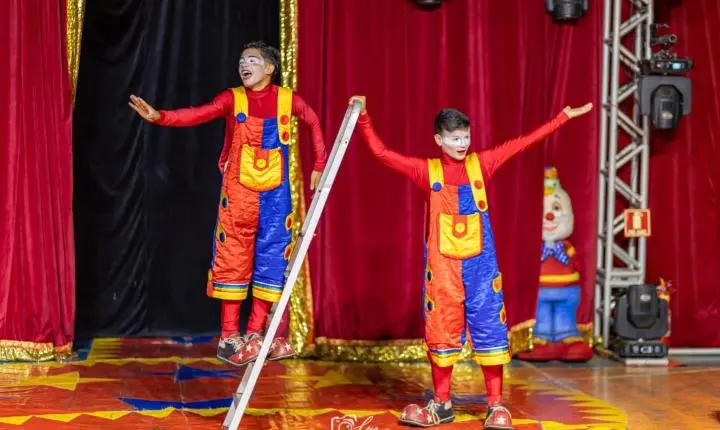 Circo Chocolate e Pimentinha reúne famílias e proporciona noite especial de cultura e alegria em Aragarças