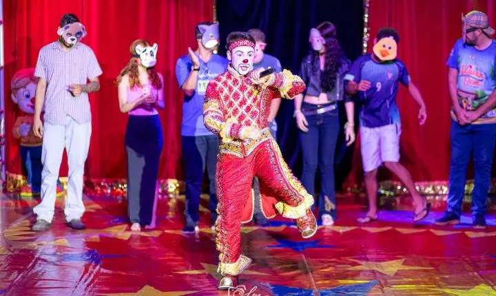 Circo Chocolate e Pimentinha reúne famílias e proporciona noite especial de cultura e alegria em Aragarças