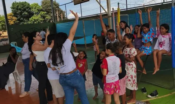 COM O POVO E PARA O POVO: MARIA YVELÔNIA TRANSFORMA ANIVERSÁRIO EM GRANDE AÇÃO SOCIAL