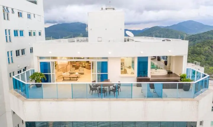 Conheça a maior cobertura frente-mar à venda em Balneário Camboriú com 740 m² e preço de R$ 42 milhões