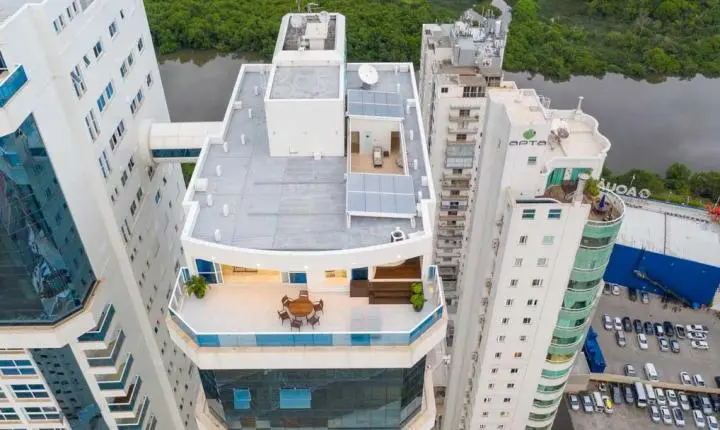 Conheça a maior cobertura frente-mar à venda em Balneário Camboriú com 740 m² e preço de R$ 42 milhões