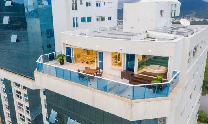 Conheça a maior cobertura frente-mar à venda em Balneário Camboriú com 740 m² e preço de R$ 42 milhões