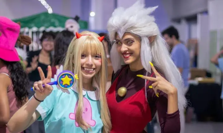 Dubladores de Eddie Murphy e Kakashi, de Naruto, participam de evento geek em shopping de Goiânia, neste domingo