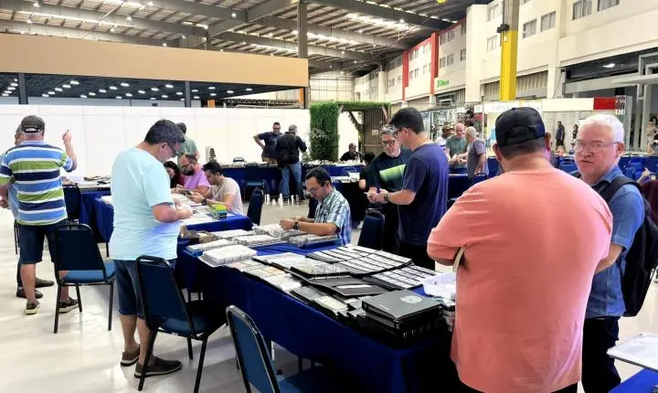Encontro de Multicolecionismo traz figurinhas da Copa do Mundo ao longo da história, na sexta e sábado