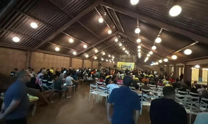 Evento de Pábio Mossoró com público reduzido chama atenção em Valparaíso de Goiás