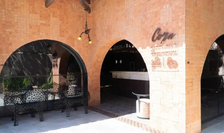 Giovanni Riccioppo alia arte, arquitetura e design e gastronomia no Restaurante Cora