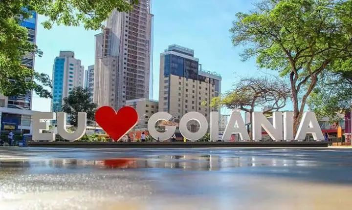 Goiânia tem lei que proíbe adesivos em medidores após corte de energia por inadimplência