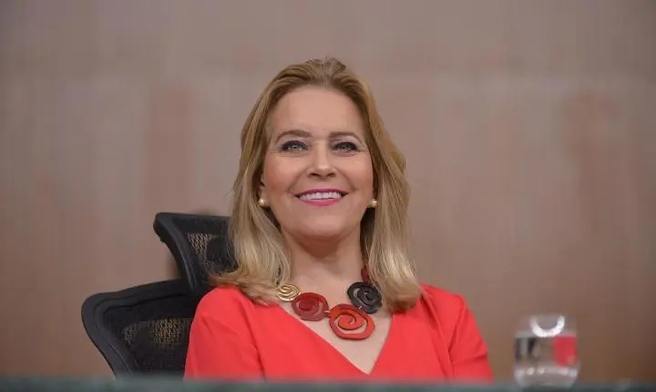Lêda Borges rompeu com o grupo, mas manteve compromisso com Valparaíso