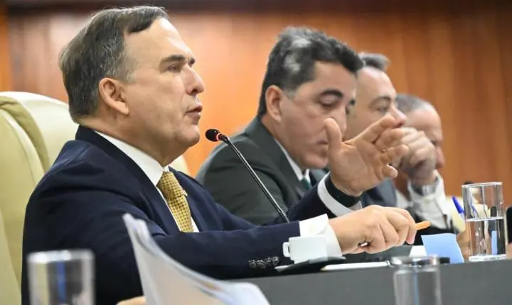 Mabel apresenta equilíbrio fiscal e investimentos de R$ 663,3 milhões em prestação de contas na Câmara