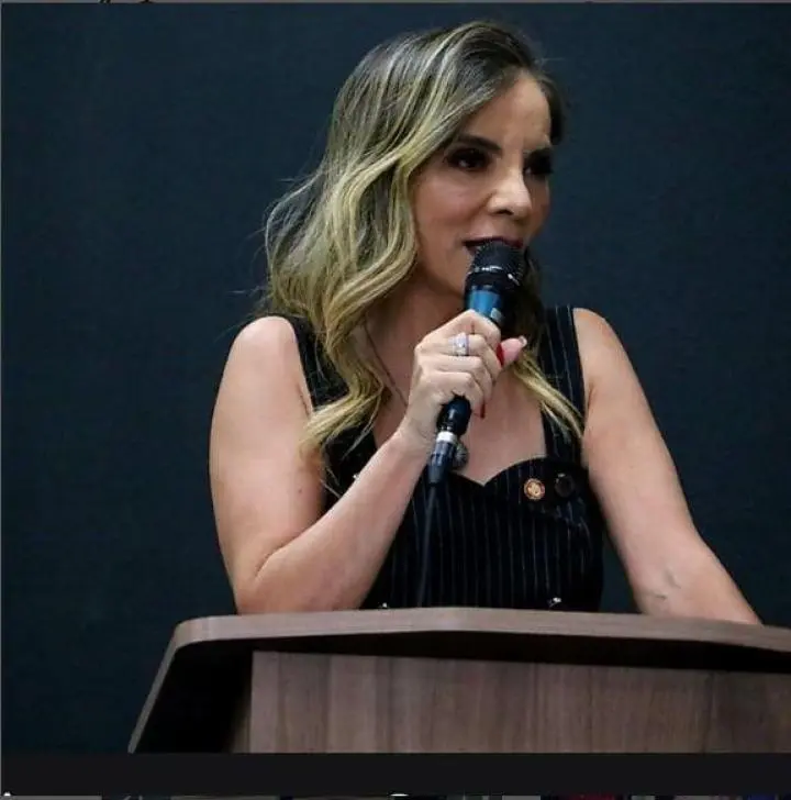 Dr. ª Márcia Teixeira
