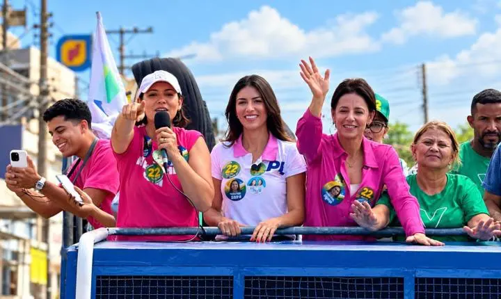 Michelle Bolsonaro faz carreata em Valparaíso de Goiás com Ana Paula Rezende e pede votos para Wilder Morais (PL)