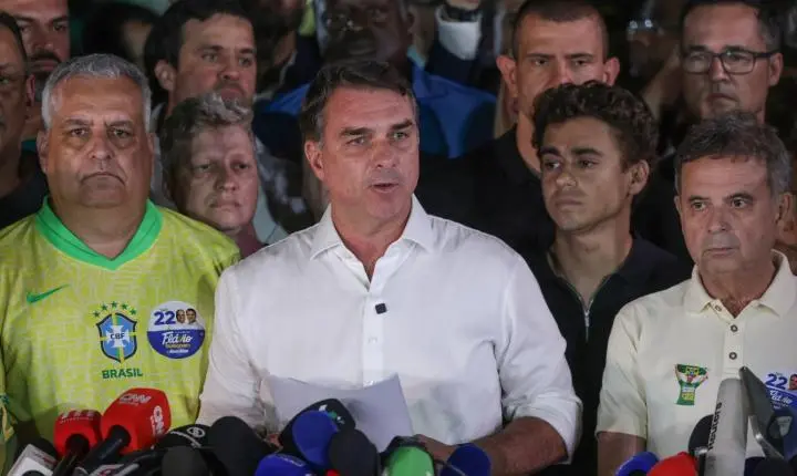 PF investiga circunstâncias da fuga de Flávio Bolsonaro do Brasil