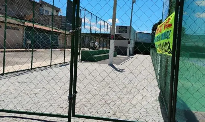 Prefeito de Valparaíso gera polêmica ao restringir uso de quadra pública reformada