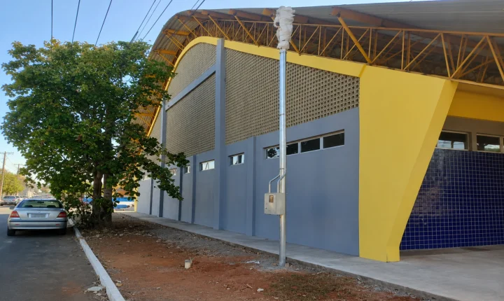 Prefeitura de Aragarças prepara revitalização de quadra poliesportiva para garantir mais segurança e lazer à população