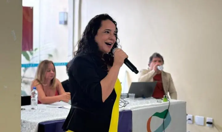 PSOL confirma Cíntia como candidata ao Senado e oficializa coligação com chapa de Lula em Goiás