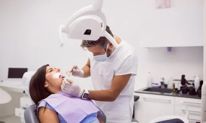Saiba o que o dentista pode descobrir sobre a sua saúde geral