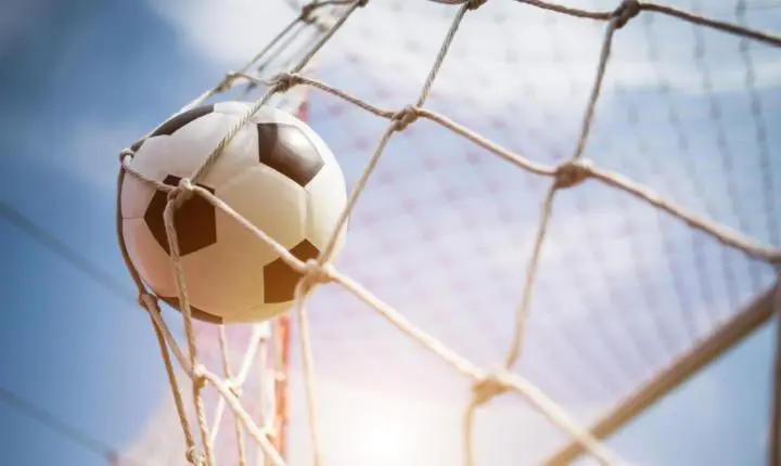 Torcida chega ao escritório: Empresas organizam bolão da Copa