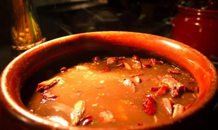 Véspera do Dia dos Pais tem feijoada, samba e música ao vivo no Shopping Estação Goiânia