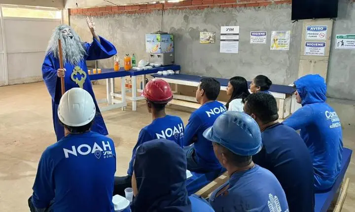 Violência contra mulheres é assunto na obra, sim